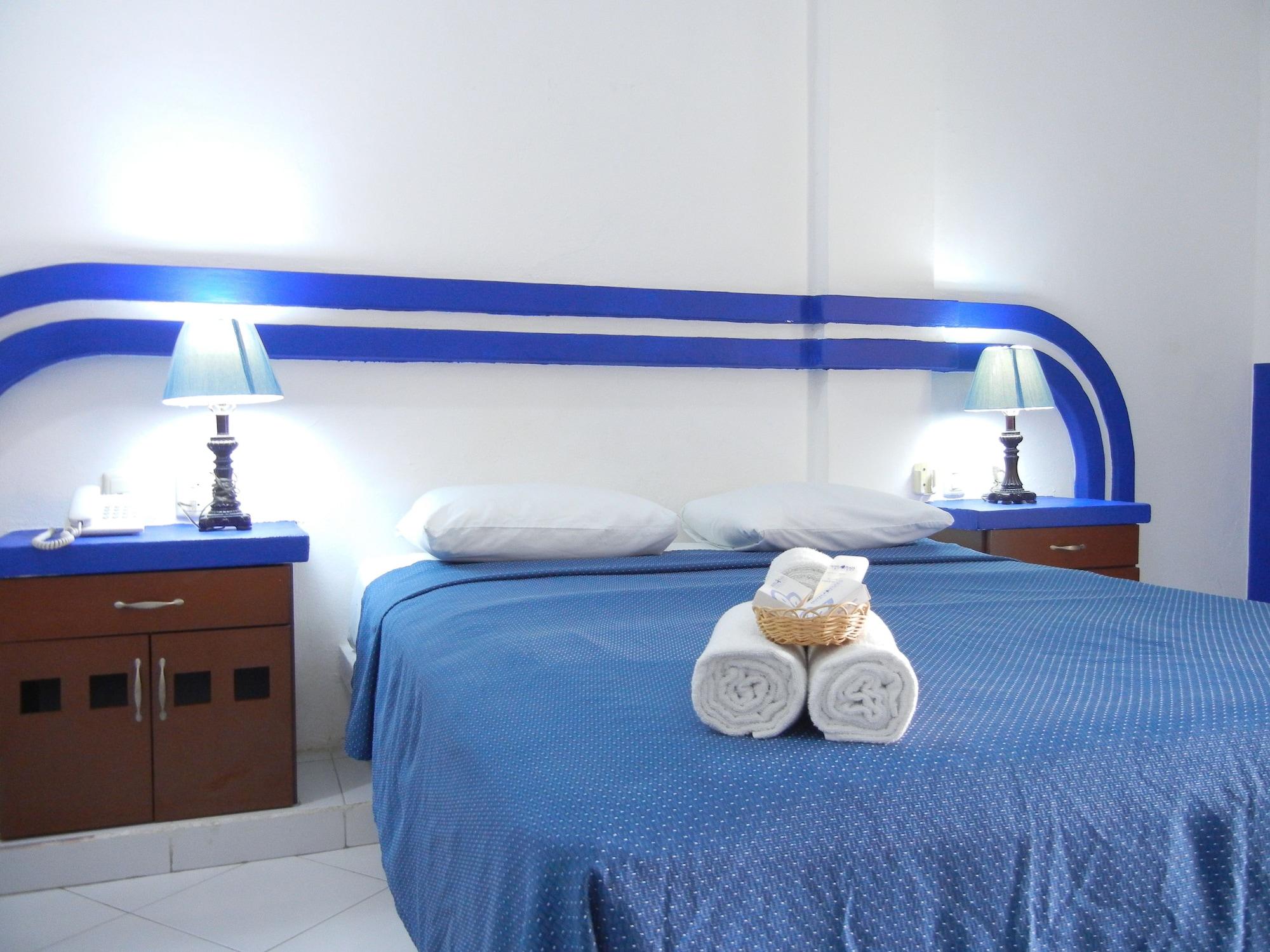 Hotel Plaza Almendros, イスラ・ムヘーレス エクステリア 写真