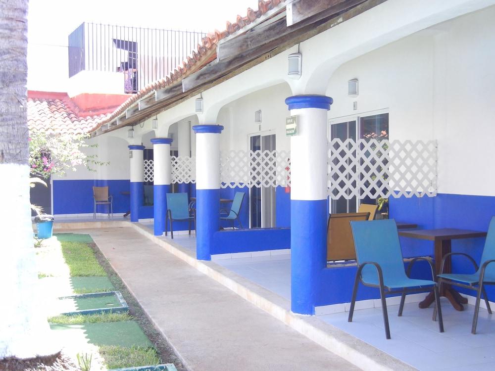 Hotel Plaza Almendros, イスラ・ムヘーレス エクステリア 写真